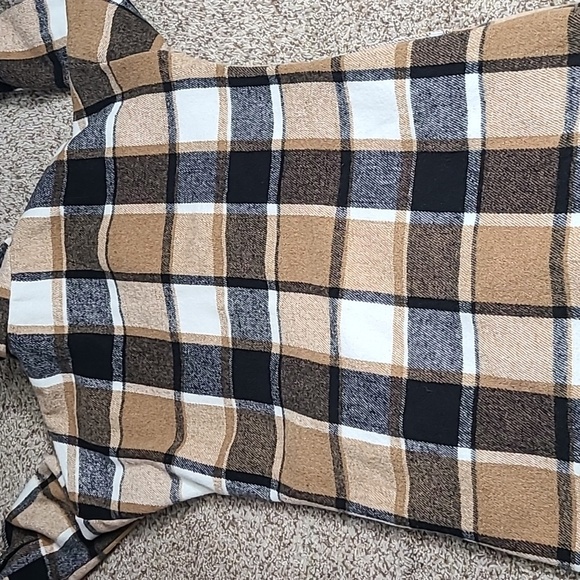Plaid Long Plaid Shacket - Picture 4 of 6